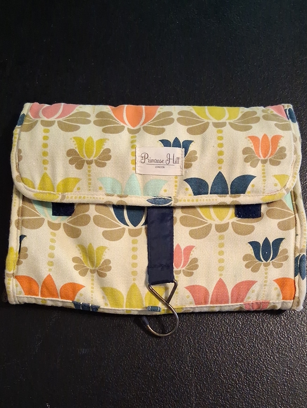 Primrose Hill London Lotus Flower Hanging Travel Organizer Toiletry Bag Valet